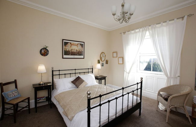 Byrness House - Photo 3