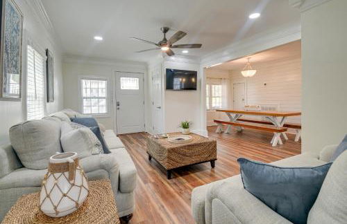 Walk to Water Coastal-Chic Home Near Myrtle Beach - Foto 3