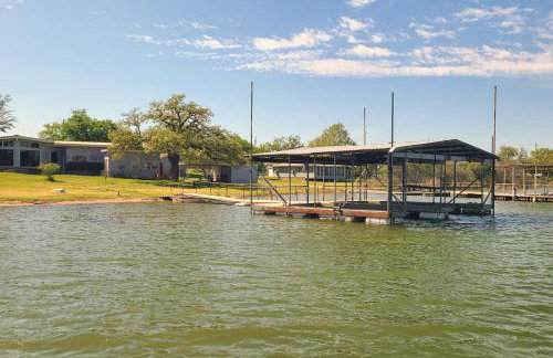 Rustic Lake Buchanan Hideaway w/ Game Room & Grill - Foto 31
