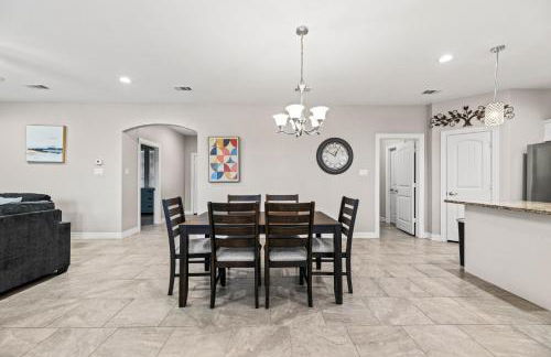 Spacious Grand Prairie Getaway - Foto 8
