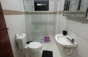 Casa Amarela, 3 Quartos , 15 camas, Acesso rápido às praias - Foto 30