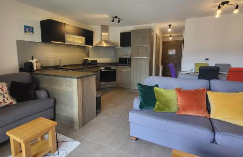 Plein Soleil 3 bedroom apartment with stunning mountain views - Photo 5