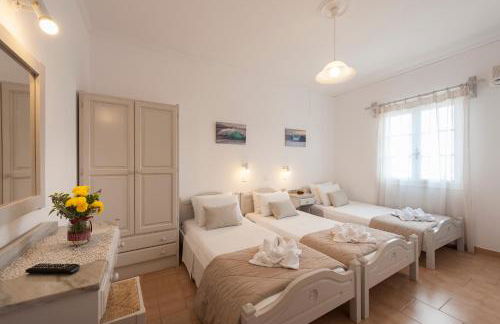 Helen's Minimal Studios & Apartments - Photo 41