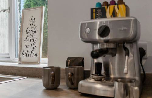 Tor Cottage -No Commercial Sign written Vehicles, Private Hot Tub , 2 Dogs Max,Fishing Nearby & Communal Swimming Pool ,Pool open April to September - Foto 16