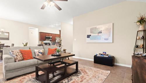 PetFriendlyMid-Term Stays2King Beds&Desk - Photo 2