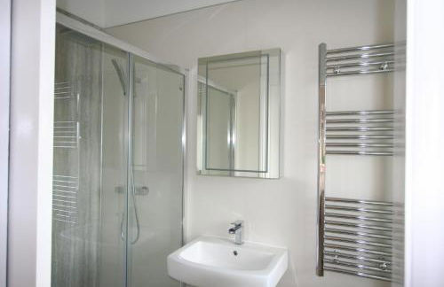 Crossing Cottage Sleeps 6 Parking, Family & Contractors Newark - Photo 16