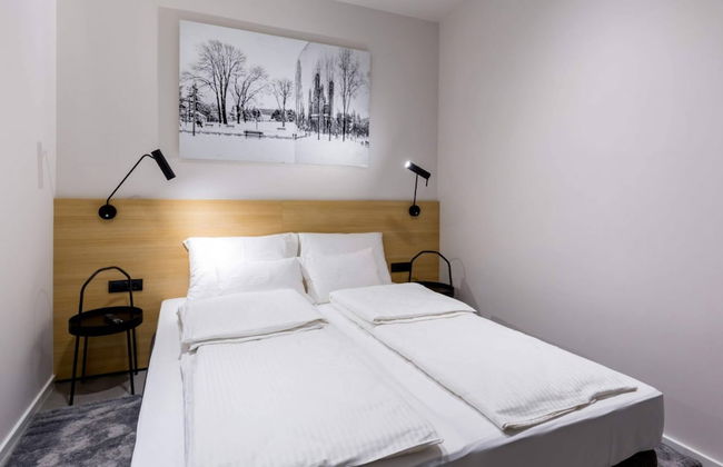 Teanna Lux Apartments - Photo 19