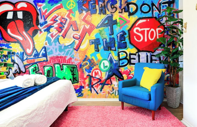 Graffiti and Glam Wonderland - Foto 3