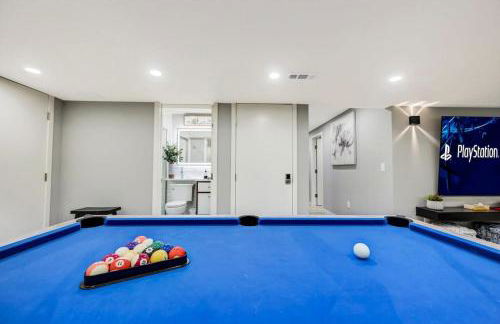 Modern 5BR, Kid-Friendly Home In Poconos with Pool Table - Foto 52