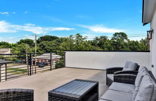 Elegant 3BR Home w/ Rooftop • 5 min to Downtown - Foto 63