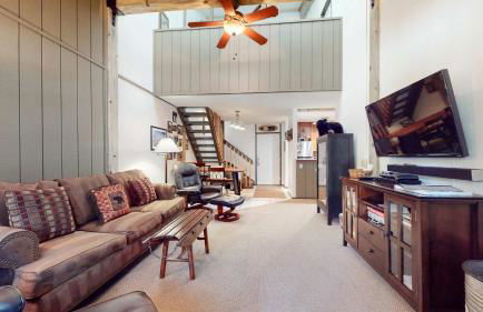 Escape to The Summit - Pool & HT Next Door - Foto 6