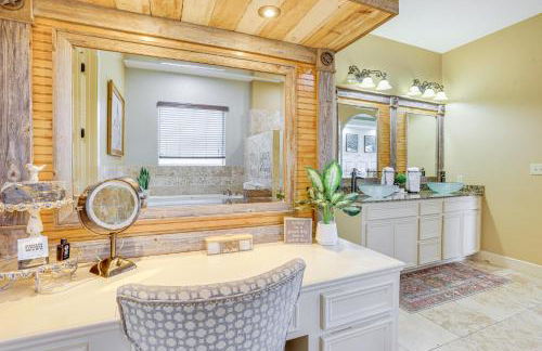 Lazy River Retreat in Cypress with Backyard Oasis! - Foto 12