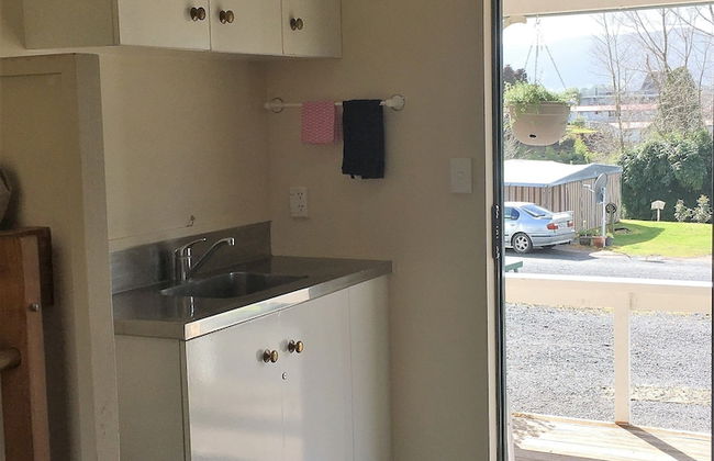 Opal Hot Springs & Holiday Park - Photo 6