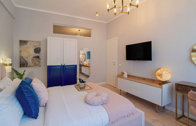 Designer 2-Bedroom Flat with Balcony & Full Amenities Steps from Piata Universitatii - Foto 3