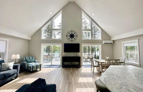 New 2023 Waterfront Home near Acadia with Hot Tub - Foto 3