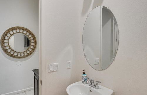 Rio Bravo Country Club Home in Bakersfield with Pool - Photo 13