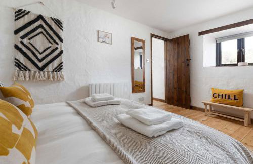 Naut Retreat, The Big Barn - Spacious & cosy cottage, walk to Porthcurno beach, Pedn Vouder & Minack Theatre - Photo 38