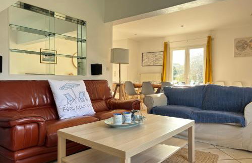 Villa des pontons Maison 5 chambres avec grand jardin clos et belle terrasse séjour spacieux lumineux à 2 kms de la plage d'Arromanches près de Bayeux, Omaha beach - table de ping pong - garage - Foto 3