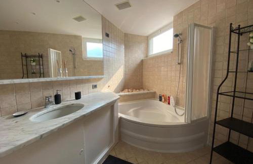 Penthouse with Big Terrace in Residence with Pool - Foto 30