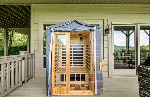 Hot Tub and Water Views Lake Glenville Home! - Foto 35