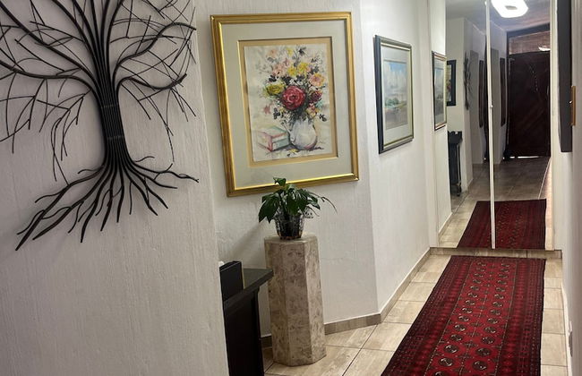 Serene Thatched Roof Retreat in Faerie Glen, Pretoria - Foto 17