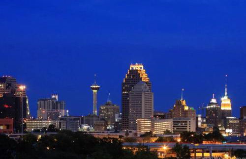 Cozy Room 2 Full Beds near Frost Bank Stadium WB2 - Photo 18