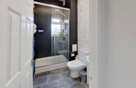 Elegant 2 Bed House Near City Centre - Foto 27