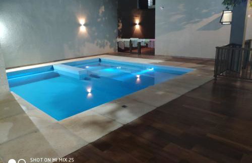 Casa moderna no centro próxima a atrações turísticas - Foto 4