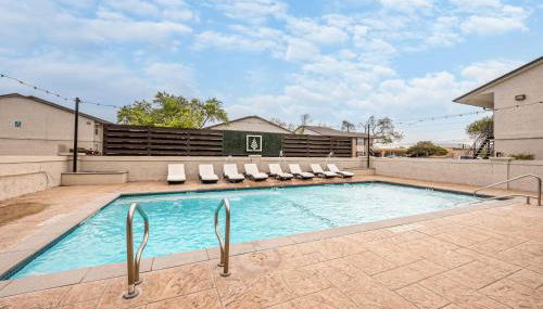 Comfortable 2BR - Pool Near Major Attractions - Foto 3