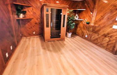 5BR Lakefront Getaway with hot tub - Foto 20