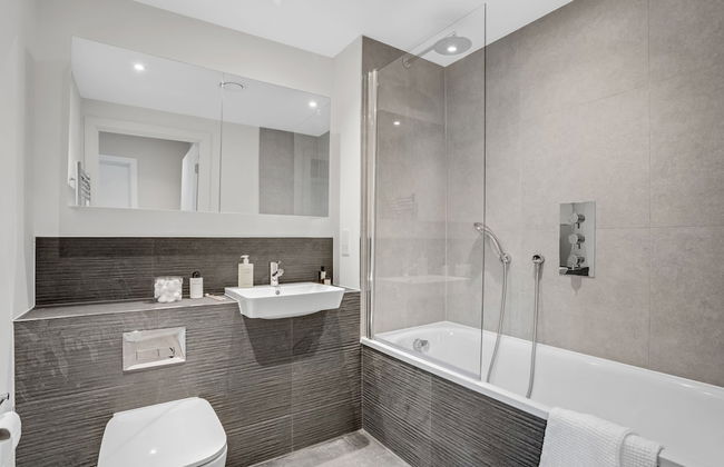 Chic One-bedroom Apartment Near Stratford - Foto 24