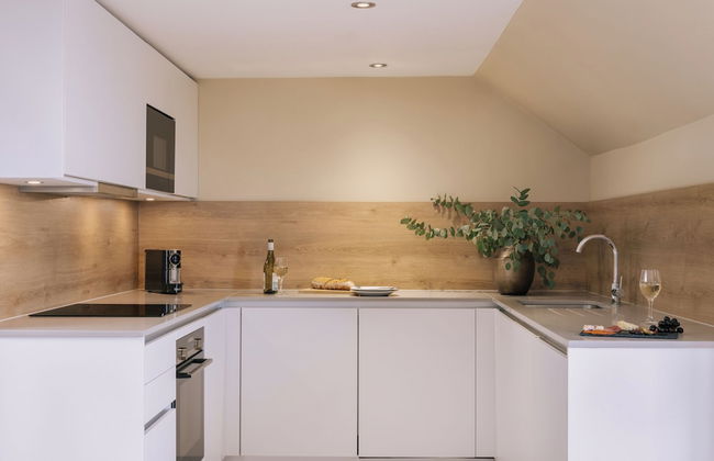 Royal Garden Apartments New Town - Photo 18