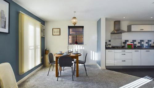 247 Serviced Accommodation in Stafford- 3BR Townhouse - Foto 3