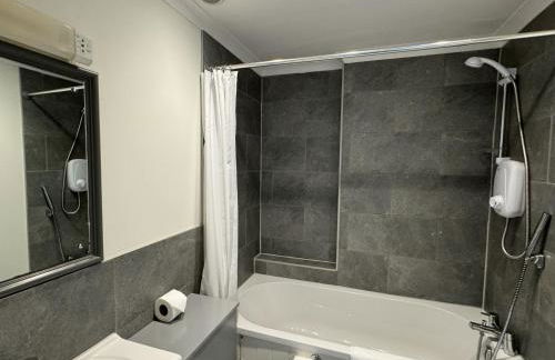 Damson Cottage - Peaceful location, charming communal orchard & private patio garden - Foto 15