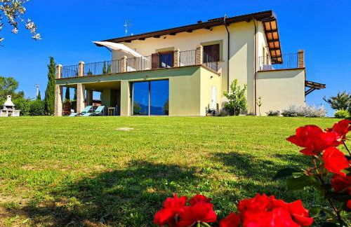 Characteristic restored farmhouse with 360 degree views - Photo 2