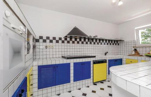 4 Bedroom Gorgeous Home In Jurdani - Photo 32