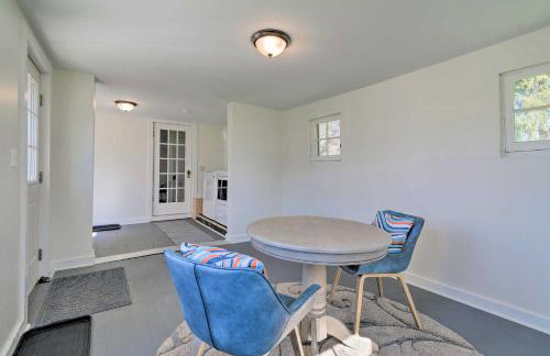 Walk to Beach! Sodus Point Escape with Private Yard - Foto 29