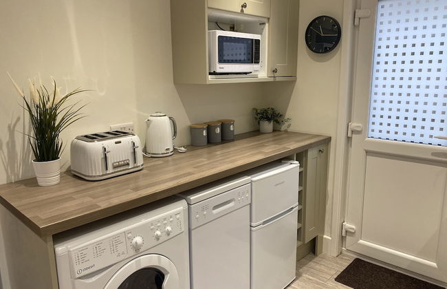 Gladstone Apartments by Bluebell Rooms - Photo 28