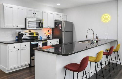 Groovy Getaway king suites, sleeps 8, dogs ok - Foto 7