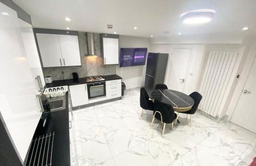 THE ROYAL BOUTIQUE REGENT LODGE by LONDON , SLEEP 8 - Foto 7