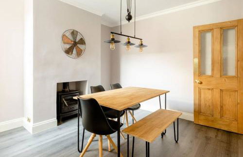 Contemporary Victorian Townhouse - walking distance to train station and Chester city centre - Photo 8