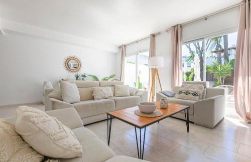 MARBELLA HOME RENTALS - Beachside, 3BR Townhouse - Foto 2