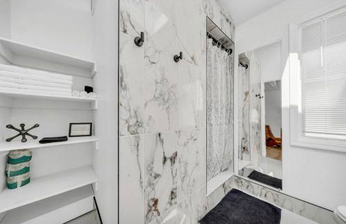 Tasteful Full Home Dtown Buffalo - Foto 52