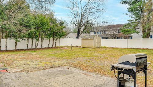 1 Mi to Connecticut River Home with Large Backyard - Foto 3