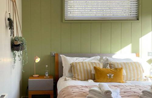 The Sleights, Strawberryfield Park - Hot Tub - Free WiFi & Parking - Pets Allowed 2 - Photo 14