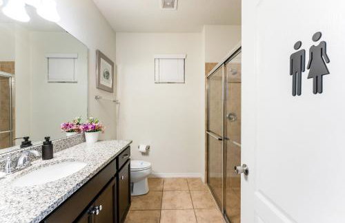 Luxury 8BR Villa with Pool, Spa, Theater & Game Room near Disney - Foto 31