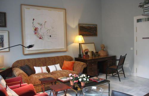 Elegant 2 Bedroom Apartment in Historic 1882 Building Central Sevilla Private Parking & Country Club Access - Foto 4