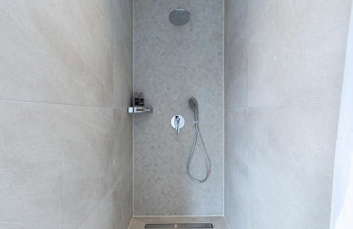 Luxury Spa Villa w Heated Pool, Jacuzzi & Sauna - Photo 48