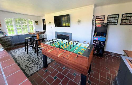 WOW New Spectacular Franconia Home - history - views - fire pit - hot tub - pool - grandeur - MUST SEE - Foto 47