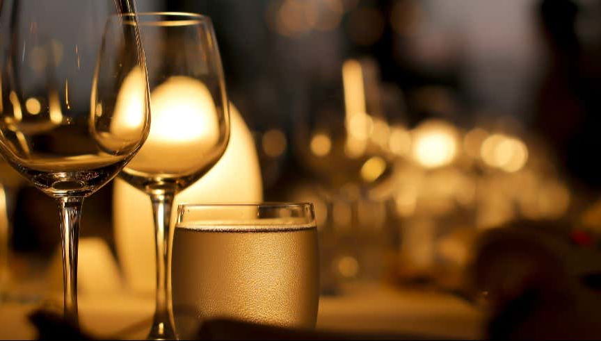 Almoço ou jantar no restaurante giratório da Torre de Macau